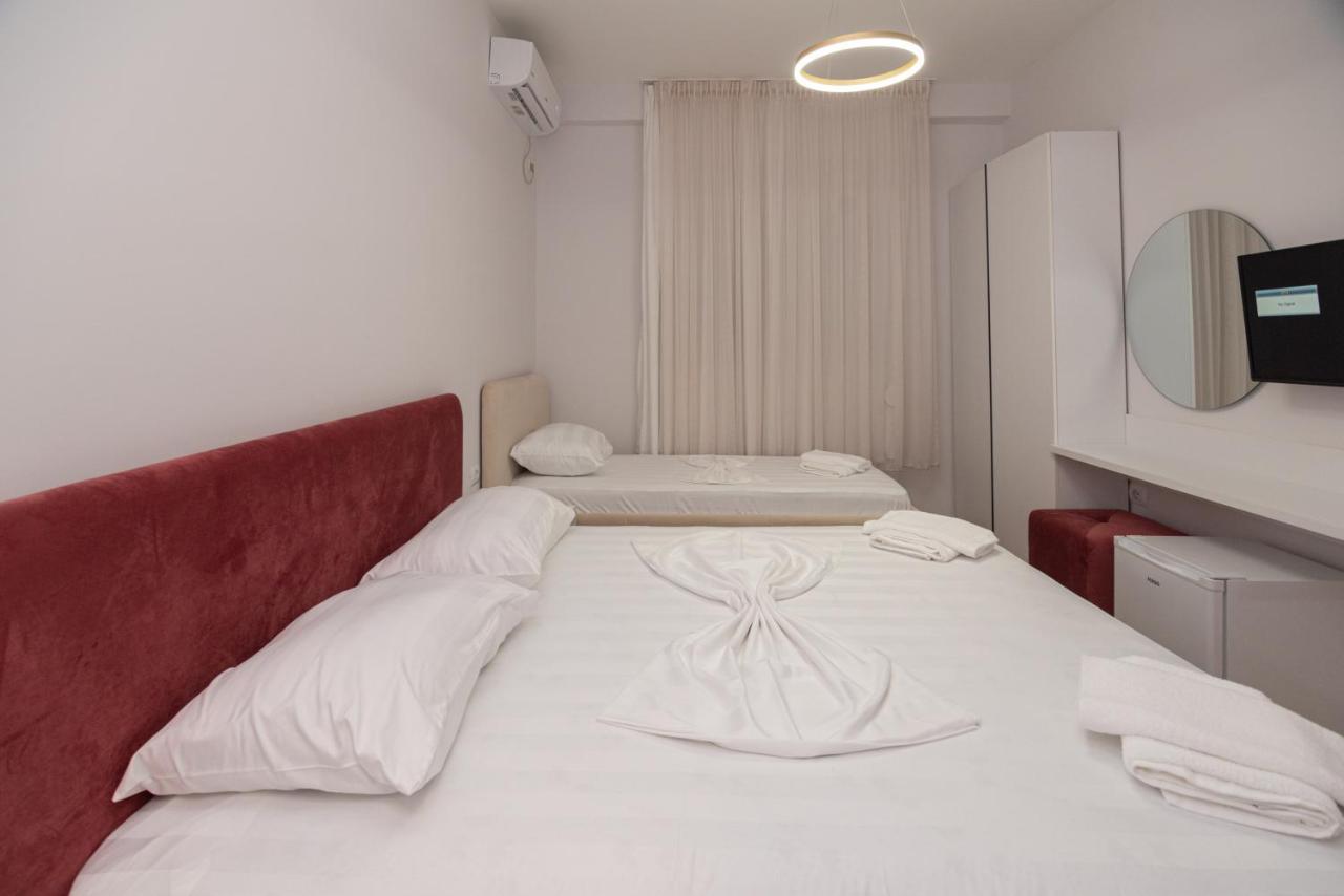 Lian'S Rooms Vlore Exterior photo