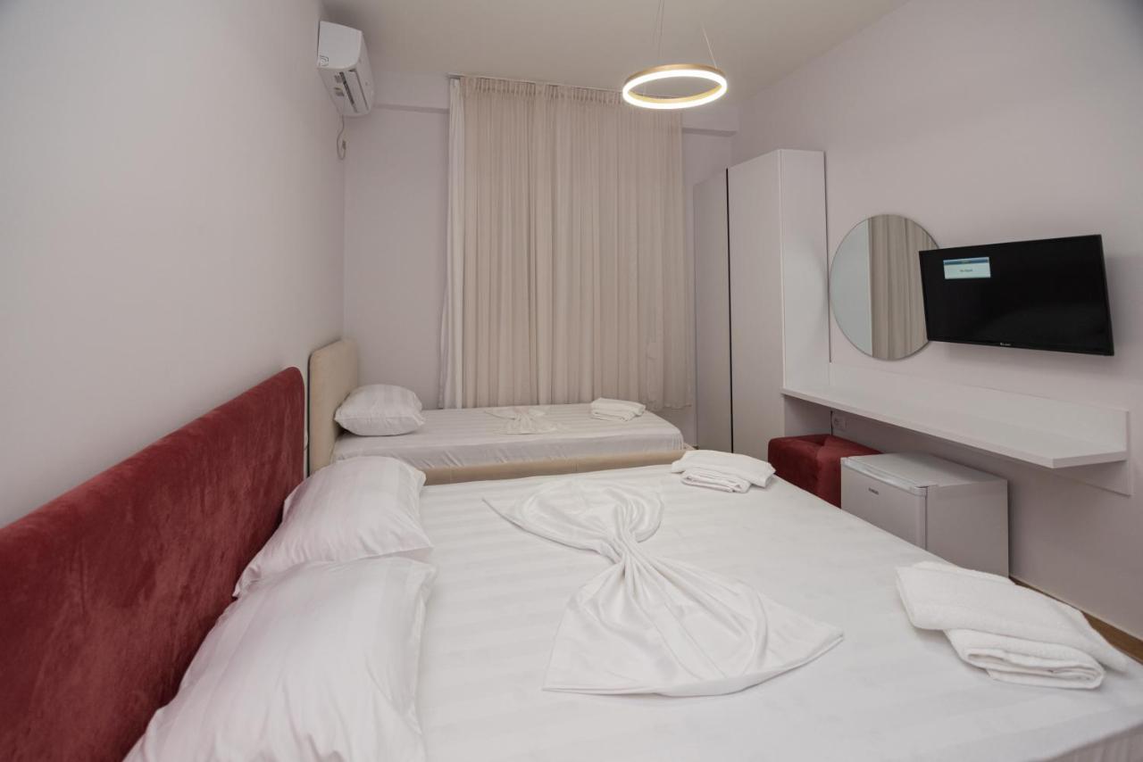 Lian'S Rooms Vlore Exterior photo
