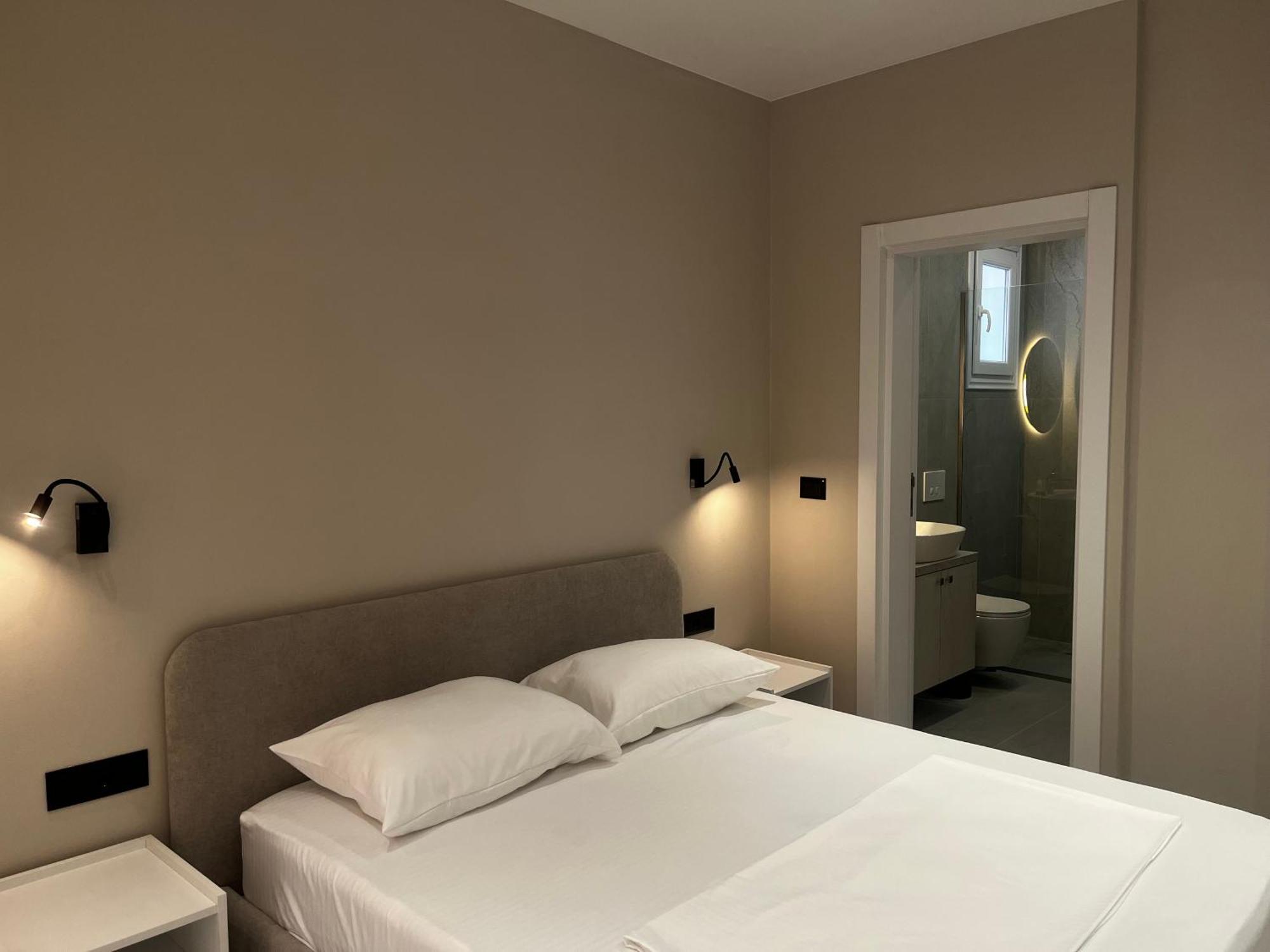 Lian'S Rooms Vlore Exterior photo