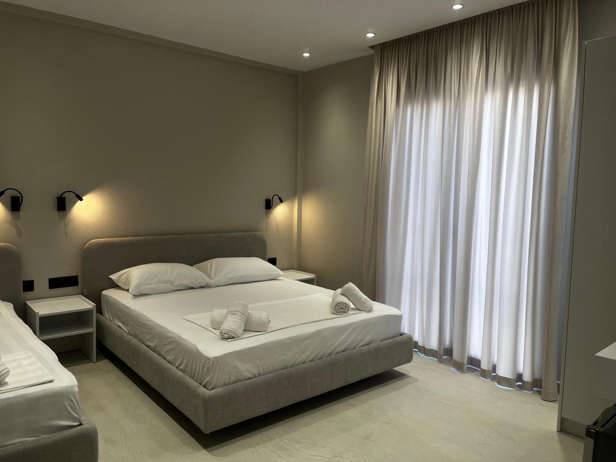 Lian'S Rooms Vlore Exterior photo