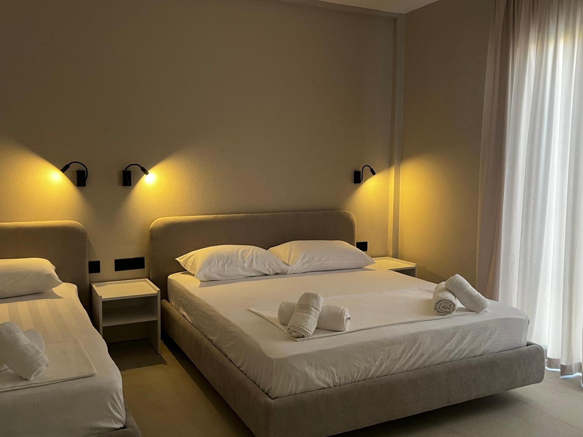 Lian'S Rooms Vlore Exterior photo