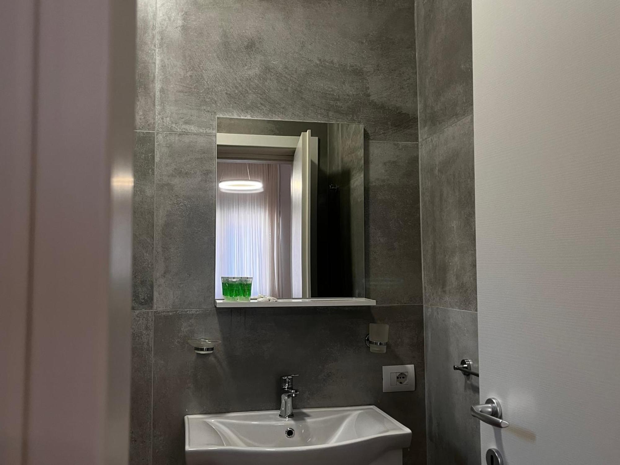Lian'S Rooms Vlore Exterior photo
